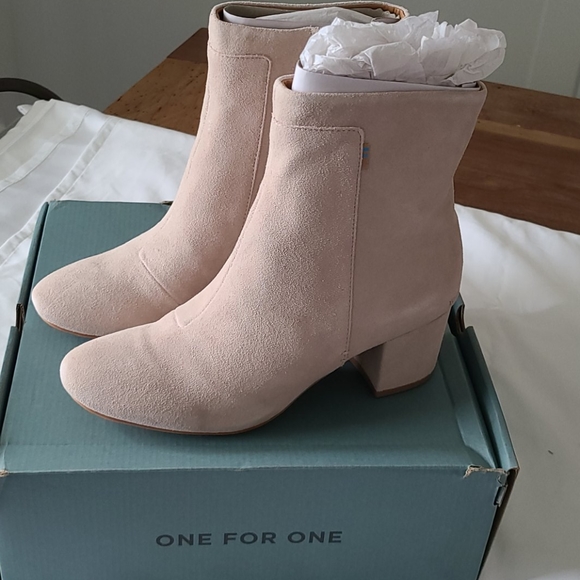 Toms Shoes - Toms Evie Blush Suede Boot